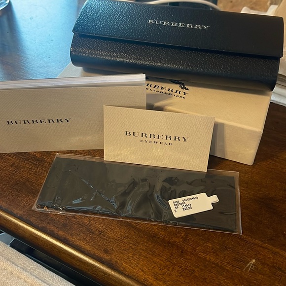 Burberry- Gold Aviator Sunglasses - Picture 5 of 8